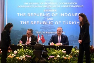 Bakan Çavuşoğlu: "İlişkilerimizde tarihi bir ana tanıklık edeceğiz"