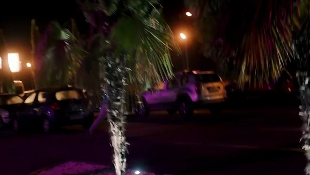 Du crépitement sous les néons EXTRAIT VF Fuite