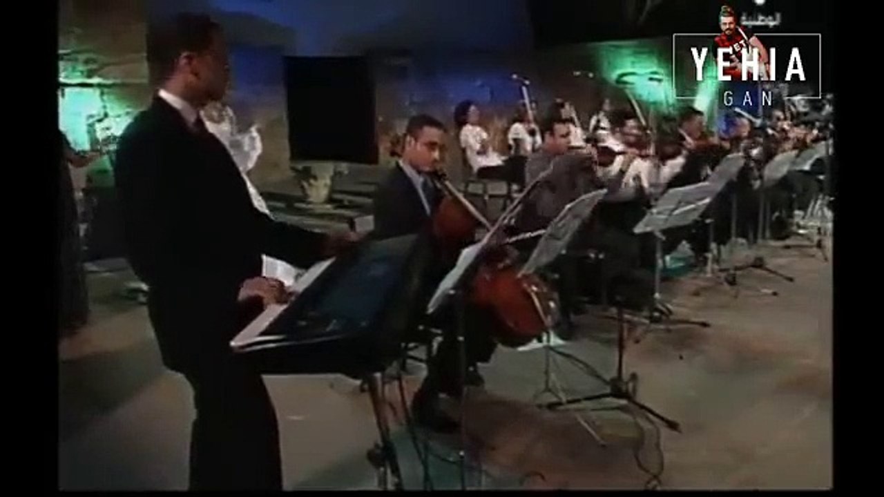 ذكرى محمد - تفاعل رهيب من جمهور تونس لاغنية وحياتي عندك ( مهرجان قرطاج 2000 ) Yehia Gan