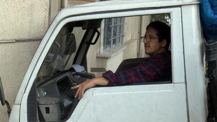 KAMYONETTE SIKIŞAN YARALI, KENDİSİNİ KURTARAN EKİPLERDEN HELALLİK İSTEDİ