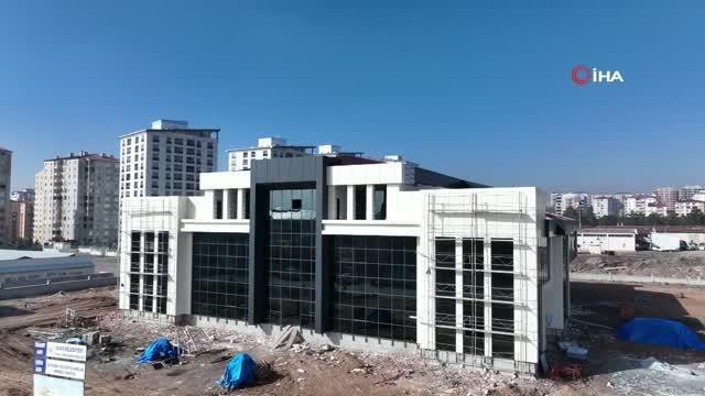 Sivas'ta yapımı devam eden Şeyh Şamil ve Fatih kültür merkezlerinin inşası tamamlanma aşamasına geldi