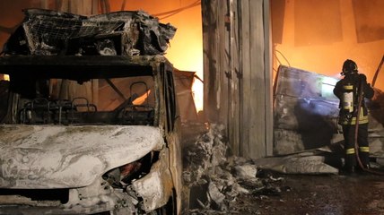 Taggia (IM) - Incendio distrugge azienda distribuzione alimenti (14.11.22)