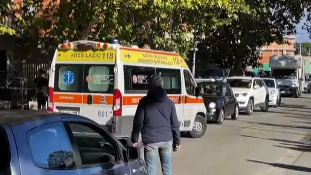 Roma, spari in strada: ferito un uomo, fermato l'aggressore
