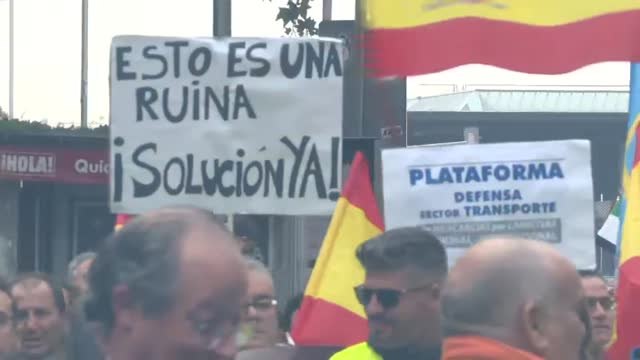 Los camioneros protestan por el incumplimiento de la ley que prohíbe trabajar a pérdidas