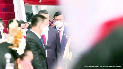 Скачать видео: Presiden Republik Rakyat Tiongkok Tiba di Bali untuk Menghadiri KTT G20, 14 November 2022