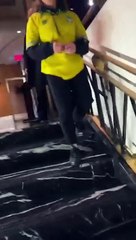 ALEXANDRE DE MORAES JANTANDO - VIAGEM EVENTO DE DEMOCRACIA EM NOVA IORQUE - MANIFESTANTES SE REVOLTAM 12-11-2022