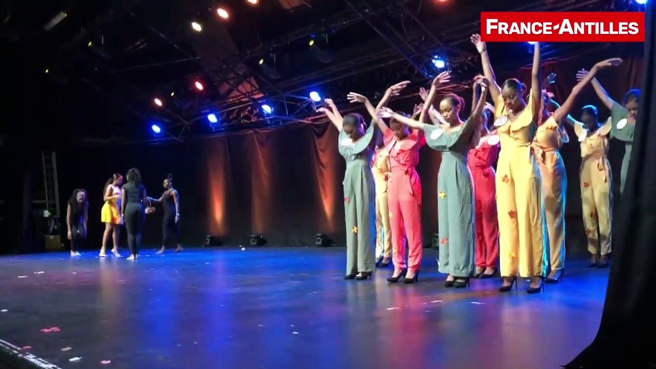 Election Miss Martinique 15:17 ans