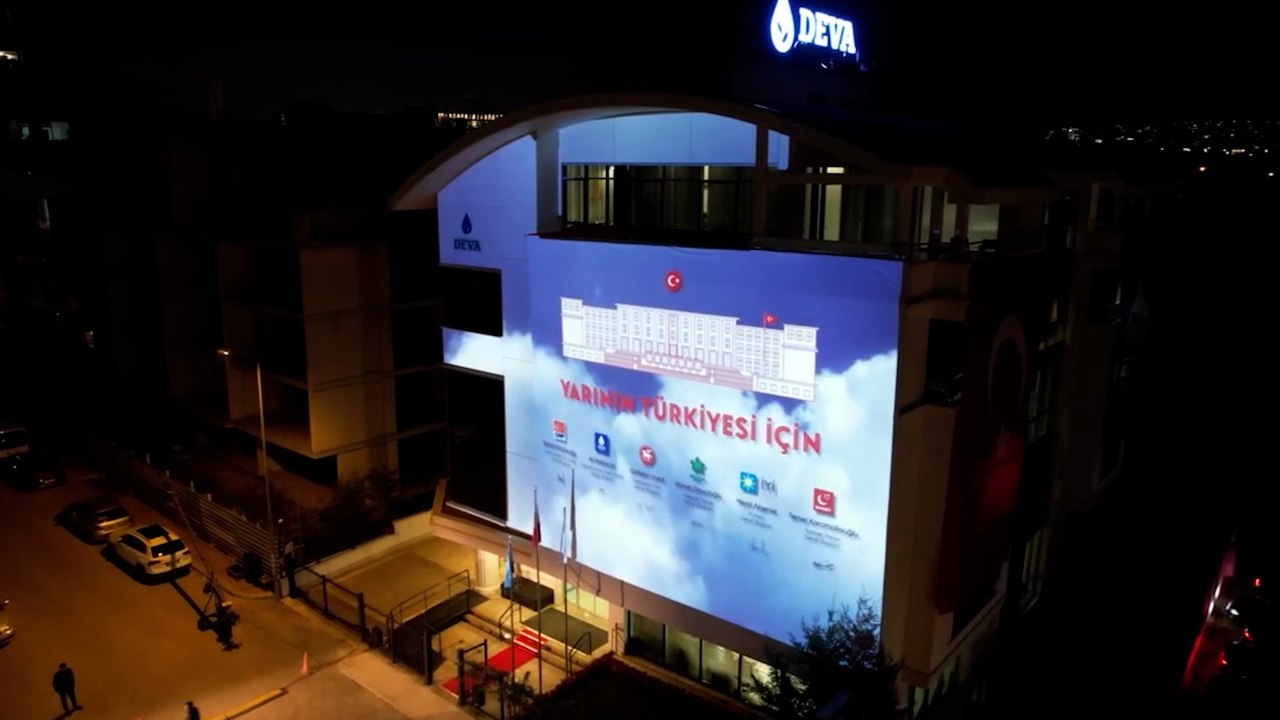 DEVA Partisi Genel Merkezi’ne “Hemen Demokrasi” vurgusu