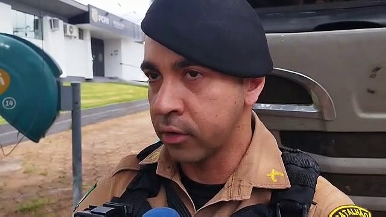 Entrevista com Soldado Lourenço sobre bitrem baú recuperado em Umuarama nesta segunda-feira (14)