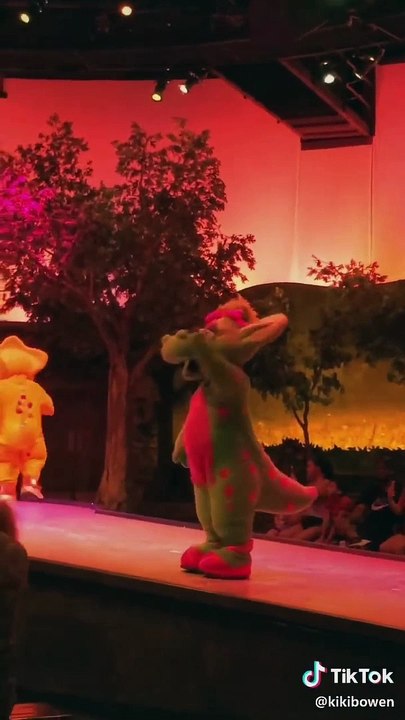 Barney Sings I Love You Song At Universal Studios
