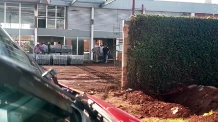 Trabalhador se fere ao sofrer queda em obra