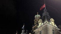 Bir dönem Türkiye ile büyük sorun yaşayan ülkeden anlamlı destek! Belediye binasına Türk bayrağı çekildi