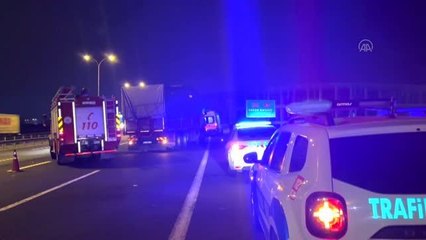 2 kamyonun çarpıştığı kazada bir kişi yaralandı