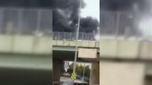 Tuzla'da 4 katlı binanın çatısında çıkan yangın söndürüldü