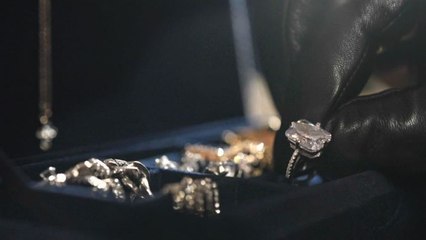 Affaires sensibles - Kim Kardashian et le gang des braqueurs