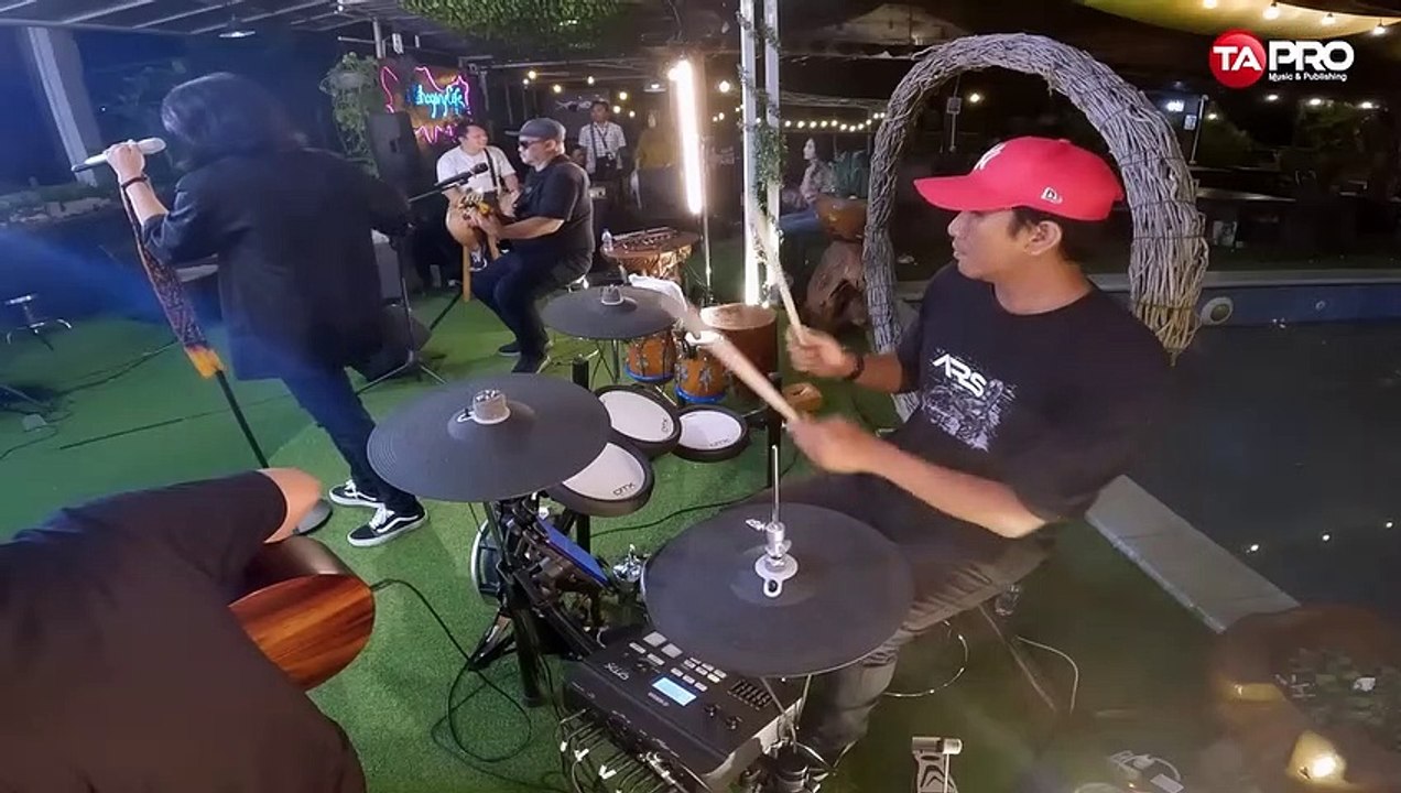 Maulana Ardiansyah - Kehadiran Cinta (Live Ska Reggae)