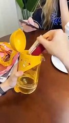 tempat minun 2 in 1 , 1 minuman 2  cemilan