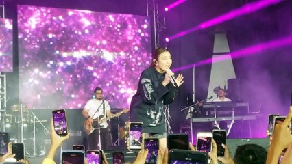 MAHALINI BERNYANYI HIBUR AREK-AREK MALANG