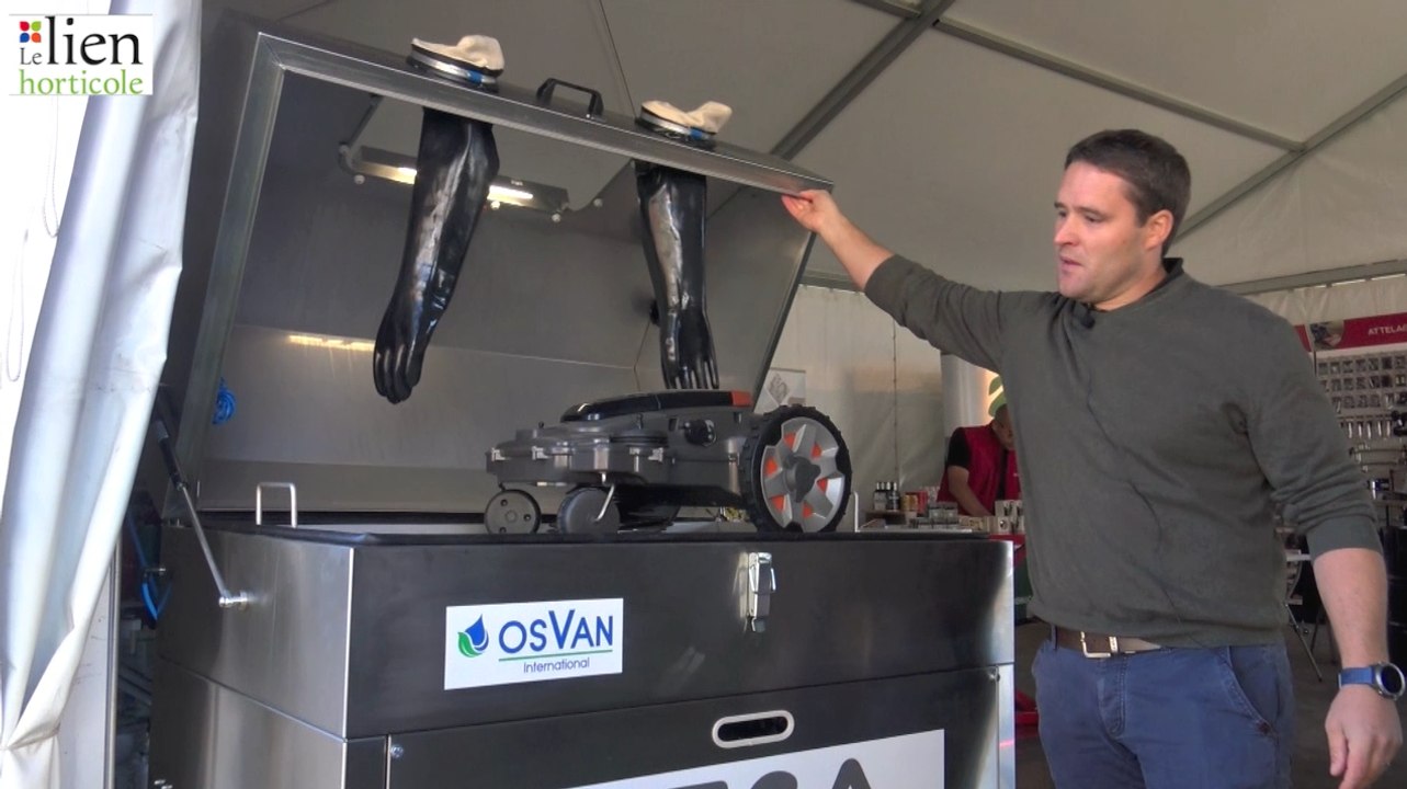 MECAWASH : cabine de nettoyage à haute pression pour robots tondeuses ou pour pièces industrielles