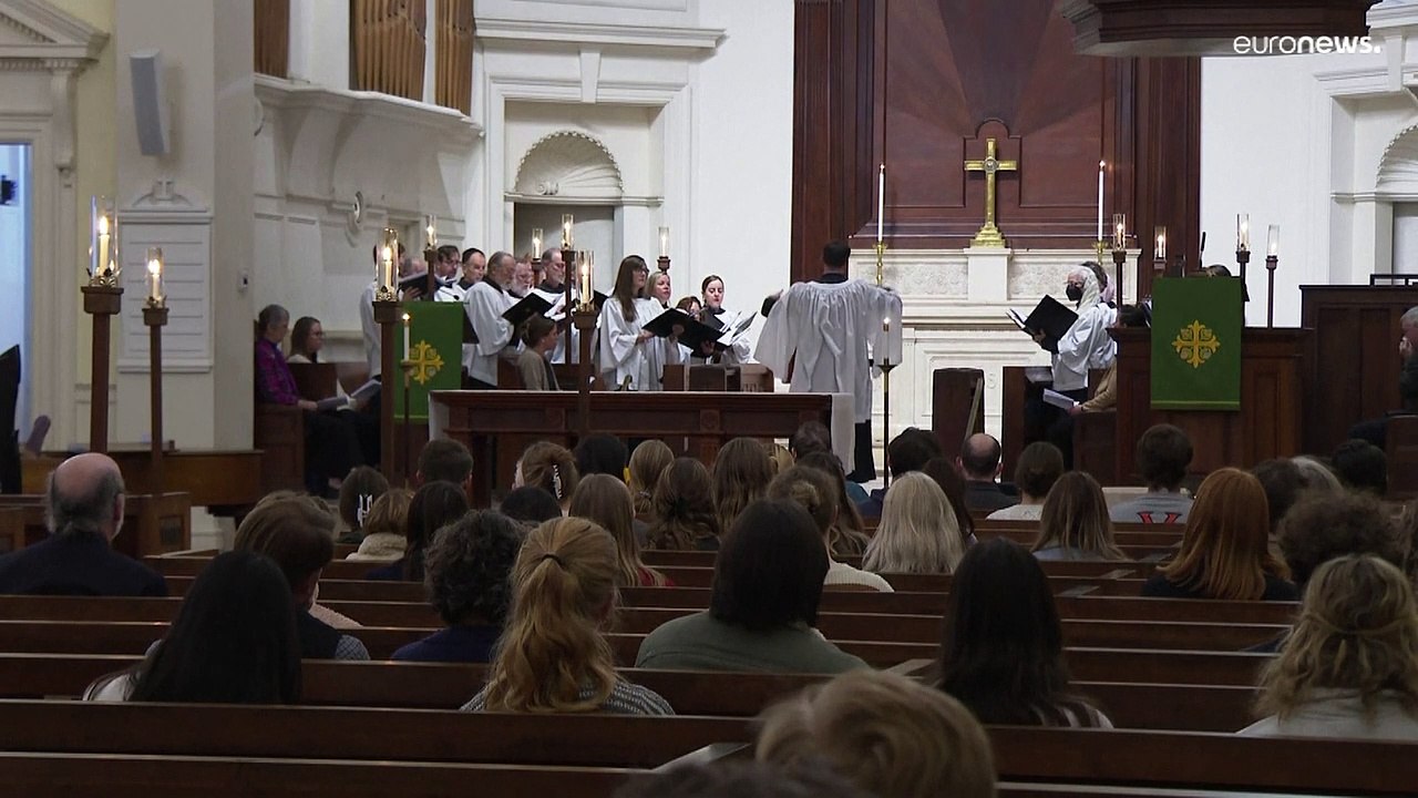 Virginia: Mahnwache nach der Ermordung von drei Studenten