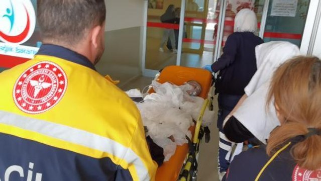 SURİYELİ RAMA VE BEBEĞİ, EVDE ÇIKAN YANGINDA DUMANDAN ETKİLENDİ