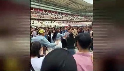 Video: Disturbios dentro y fuera del estadio en el segundo concierto de Bad Bunny