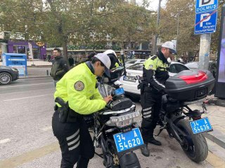 Kadıköy'de elektrikli scooter denetiminde sürücülere ceza yağdı