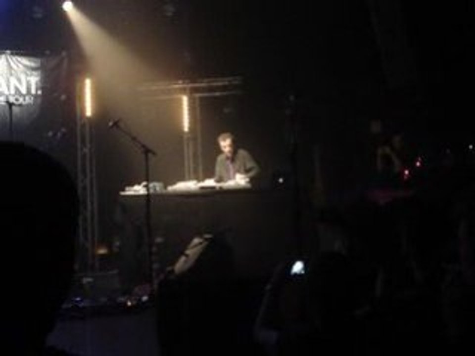 Dj Pfel solo au concert de Beat Assailant