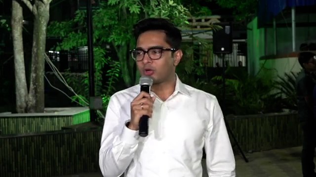 ‘তোর বর কয়লা ভাইপোর চোখ ঠিক হল!’ 'বোন-সম' কাকে লিখেছেন শুভেন্দু! | Oneindia Bengali