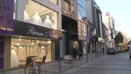 Mimar Kemalettin Caddesi'nin dükkanları "Elaman aranıyor" yazıları ile doldu
