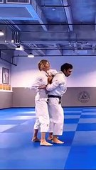 Ζιζέλ: Δεν πρόλαβε να πάρει χωρίσει και είναι ξανά ερωτευμένη!