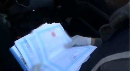 Siirt'te yakalanan tefecilerin evlerinde çok sayıda tapu ele geçirildi