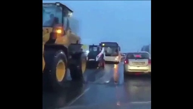 Cet engin de chantier a le rythme dans la peau