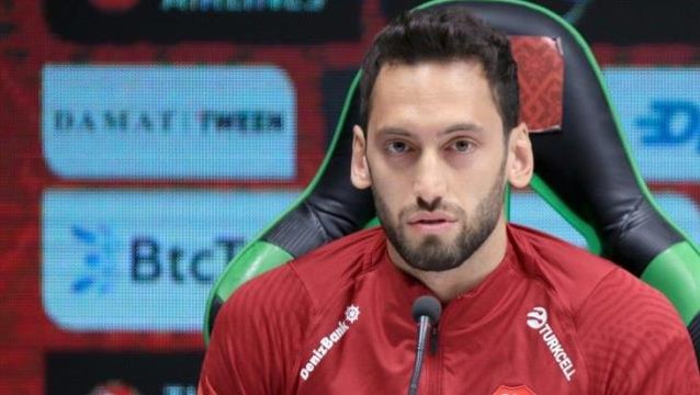 A Milli Takım'ın kaptanı Hakan Çalhanoğlu'nun sözleri çok konuşulur: Maçları izlersem içim yanar