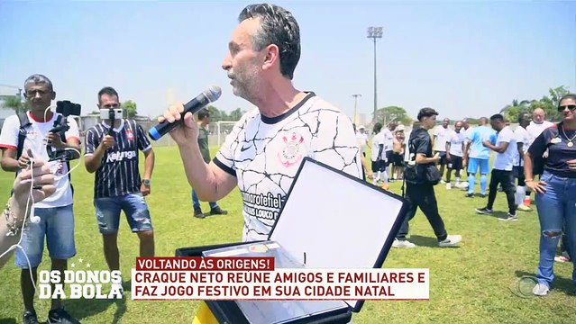 Craque Neto chora com homenagem em sua cidade natal 15/11/2022 15:55:02