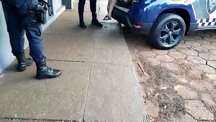 Jovem com mandado de prisão em aberto por roubo agravado é detido pela GM no Jardim Colmeia