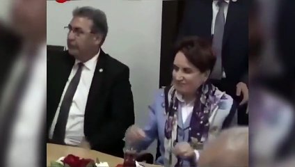 Akşener'in ziyaretinde ilginç an! Bir anda kendini yerde buldu