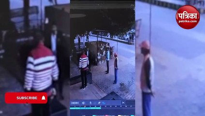 Agra Cantt station Director ने Food Plaza के manager को जड़ा थप्पड़