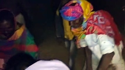 बेटे के सामने दांतली से काट डाली मां की गर्दन, आप भी देखिए यह वीडियो