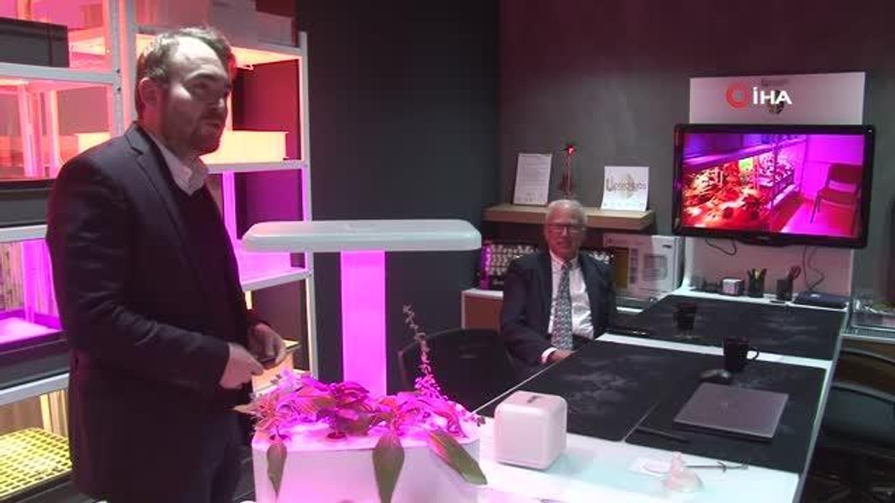 Güneş ve toprak olmadan 105 türde bitki yetiştirildi