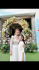 Clip: Bé gái mặc áo dài trắng tiễn mẹ đi lấy chồng