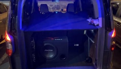 İstanbul'da yol kapatıp oynayan magandalar kamerada