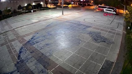 MURATPAŞA'DAKİ ATATÜRK ANITI'NIN MERMERLERİ KIRILDI