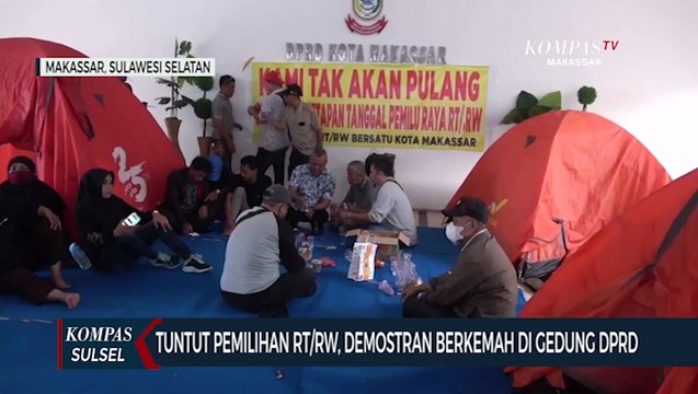 Tuntut Pemilihan RT RW Duduki Gedung DPRD Kota Makassar