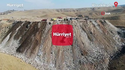 Kırıkkale'de molozları boşaltan kamyon hafriyat kamyonu uçurumdan yuvarlandı