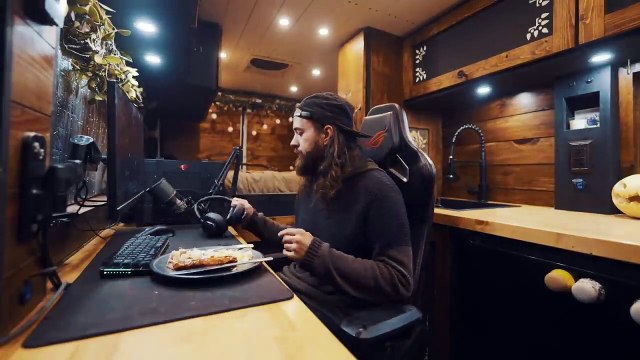 On a Cold Night, Cozy Vanlife Gaming | Snowy Night Routine