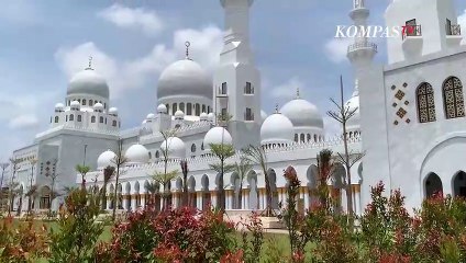 Melihat Megahnya Masjid Raya Sheikh Zayed, Simbol Persahabatan Indonesia dengan UEA