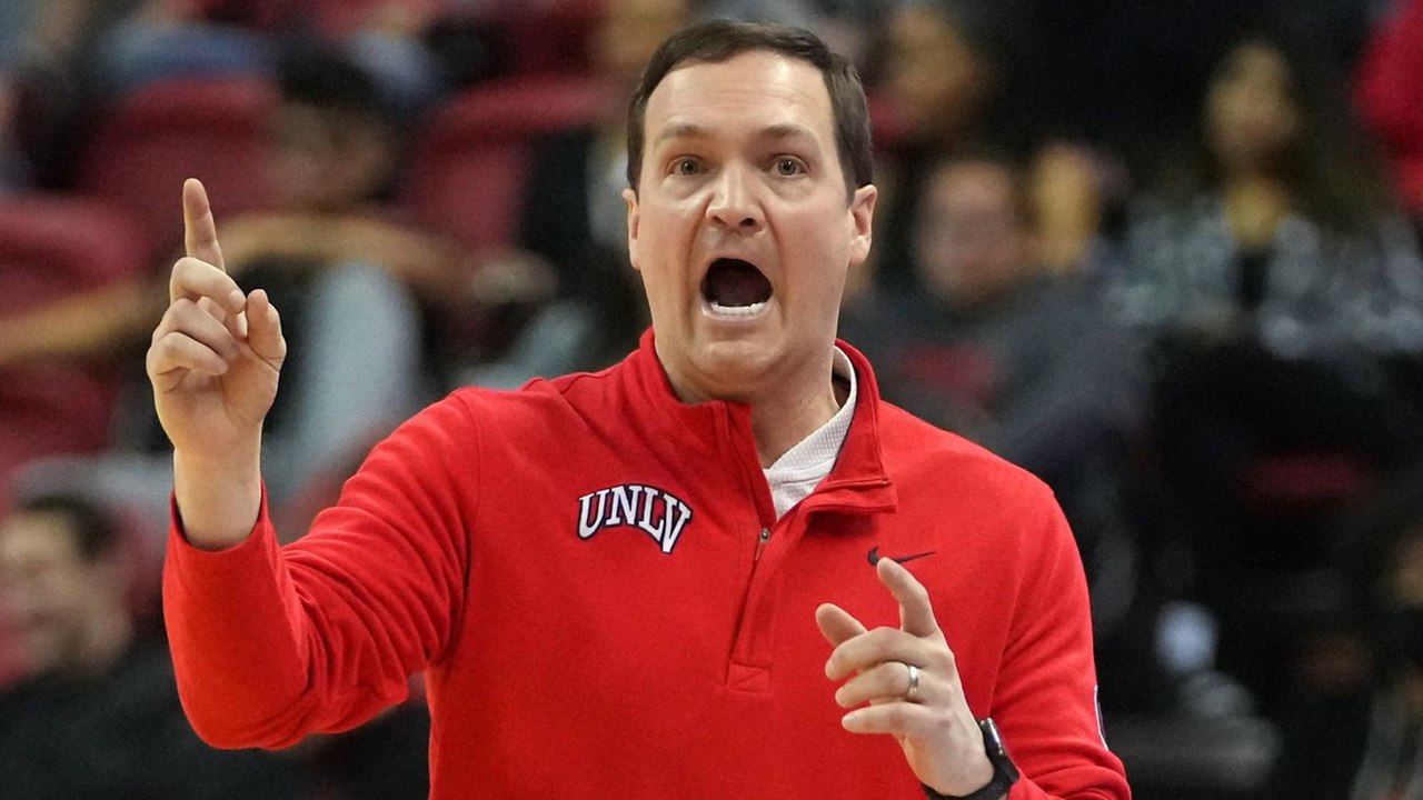UNLV Upsets #21 Dayton In Las Vegas