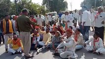 भाजपा किसान मोर्चा का प्रदर्शन : विद्युत निगम कार्यालय पर जड़ा ताला, मार्ग पर जाम लगाया