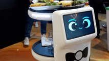 Plato, le robot qui sert les plats au restaurant